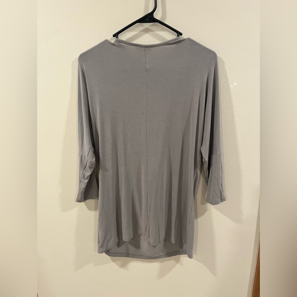 Venus Gray Quarter Length Sleeved Shirt - Size Small - Picture 4 of 8